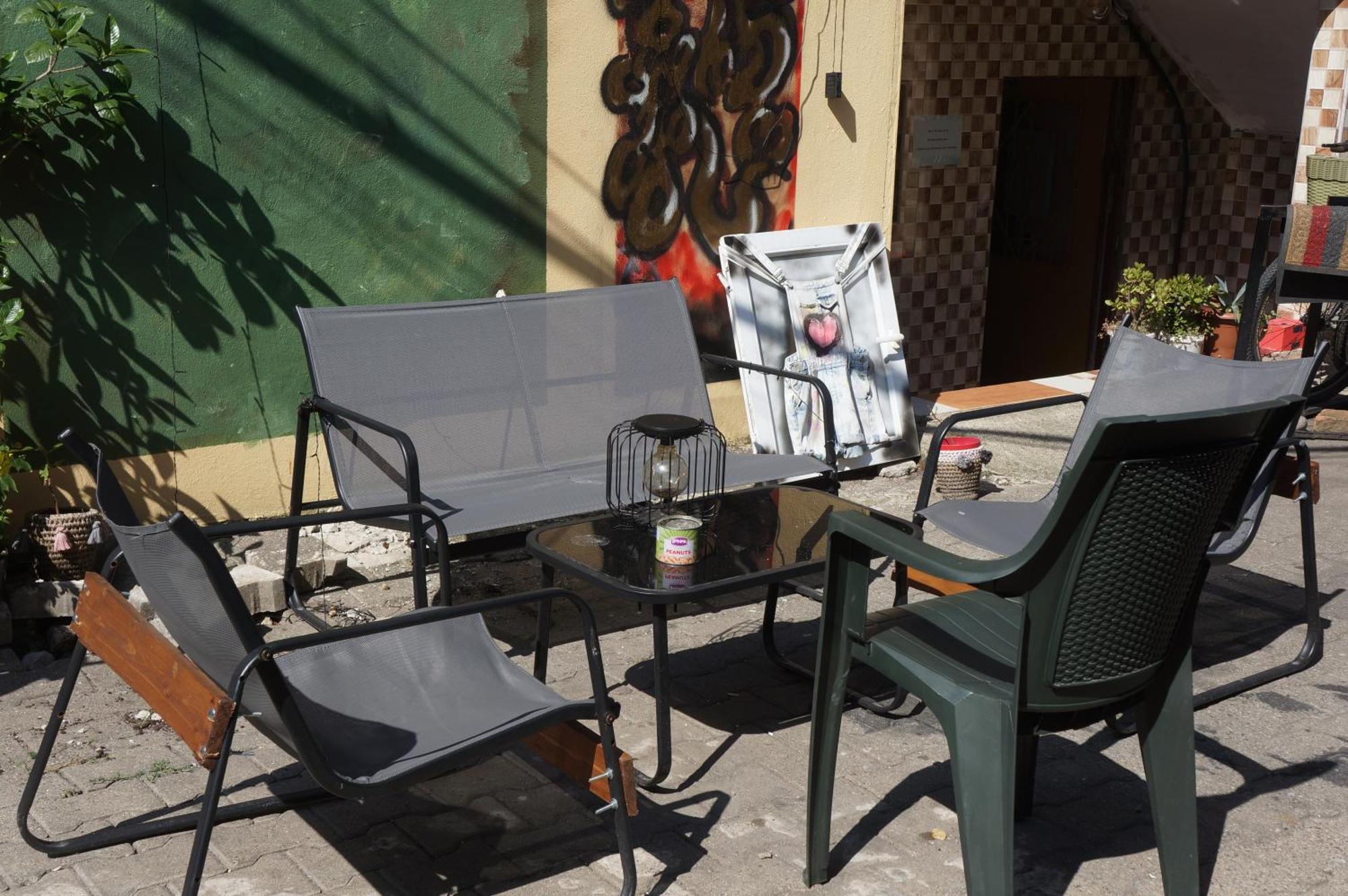 Harmony Backpackers Hostel باتومي المظهر الخارجي الصورة