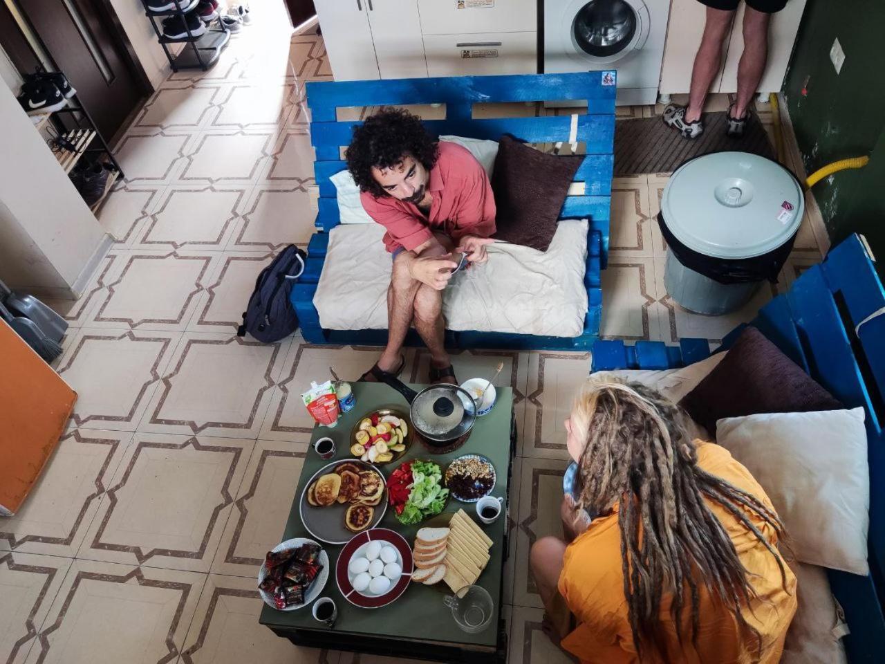 Harmony Backpackers Hostel باتومي الغرفة الصورة