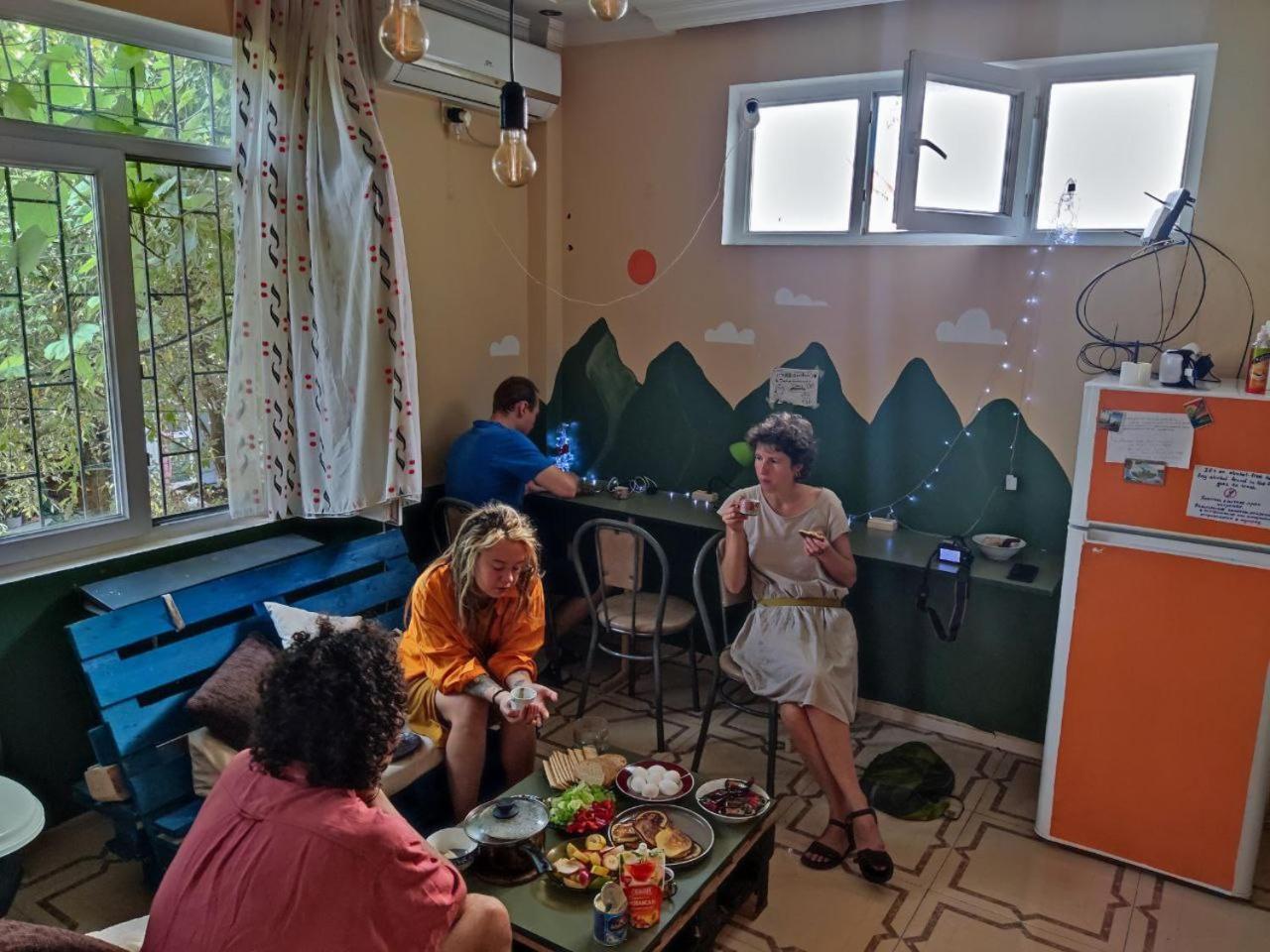 Harmony Backpackers Hostel باتومي المظهر الخارجي الصورة