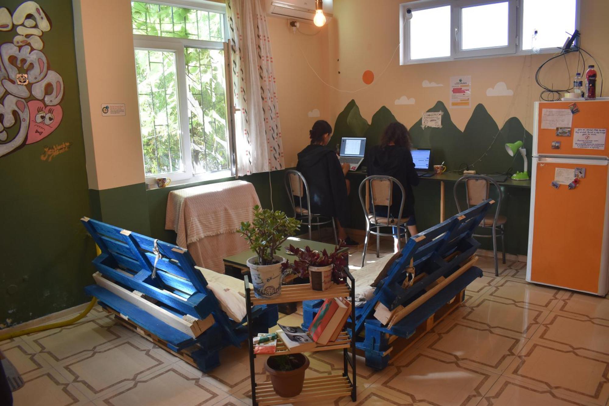 Harmony Backpackers Hostel باتومي المظهر الخارجي الصورة